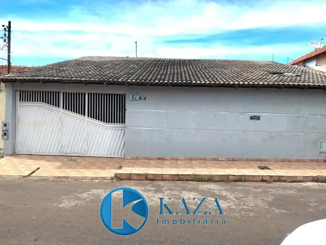 CASA COM EXCELENTE LOCALIZAÇÃO NA ETAPA B, EM VALPARAÍSO DE GOIÁS