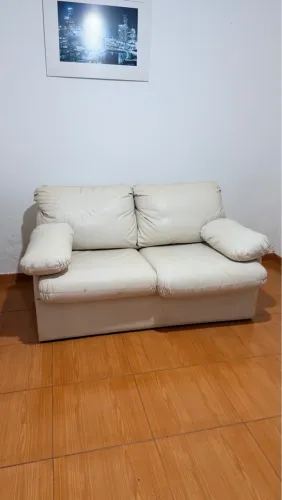 Sofá cama em couro 