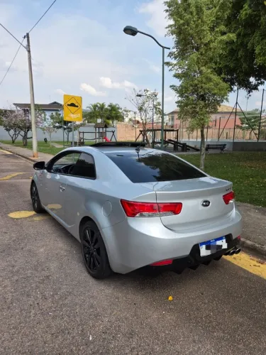 Kia Motors Cerato Koup 2.0 16V Aut. 2012