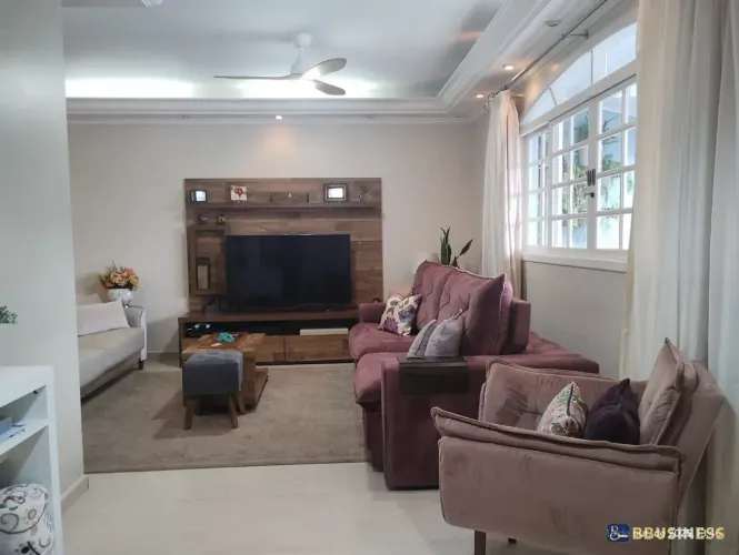 Casa à venda com 3 quartos , Jardim Villaça, São Roque, SP