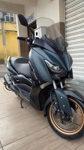 Xmax 24 com 10 mil rodados nova .