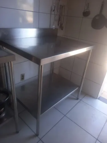 Bancada de inox com paneleiro