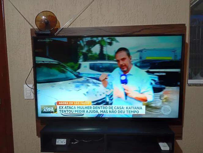 Smart tv LG 49 polegadas com defeito