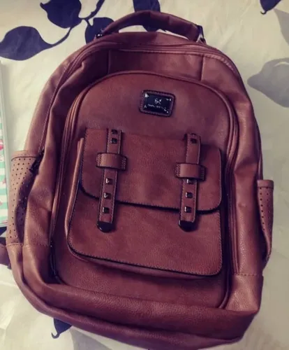 Bolsa adulto usada em couro sintético caramelo 
