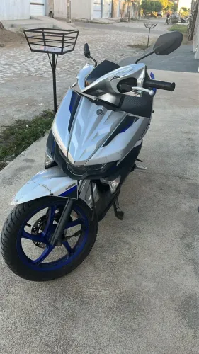 Vendo moto neo 125