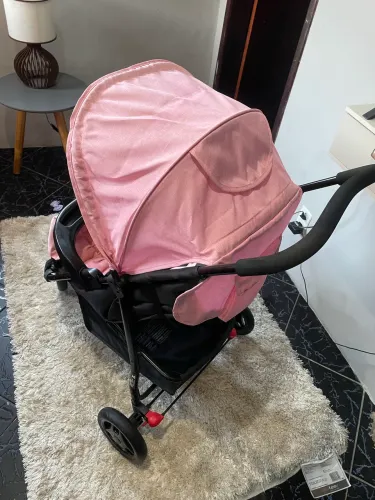 CARRINHO DE BEBÊ ROSA