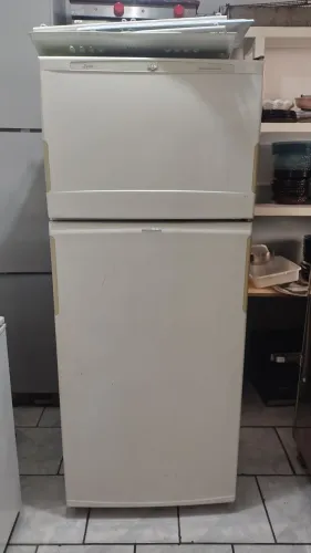 Geladeira usada