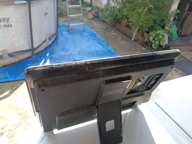 Pc de mesa AOC (no estádo) com defeito 