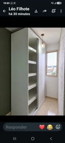 Vendo Armário de madeira