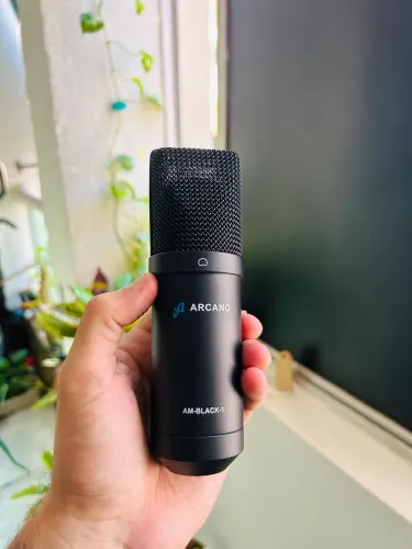 Microfone Arcano AM-BLACK-1 (com cheiro de novo)