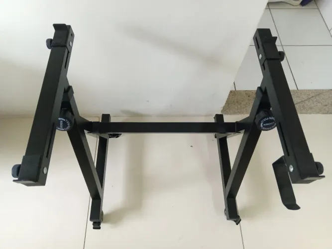 Suporte Teclado/Piano Robusto C/Rodinhas