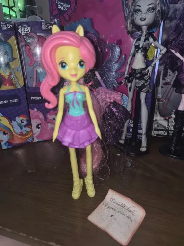 Boneca My Little Pony Fluttershy (linha budget)