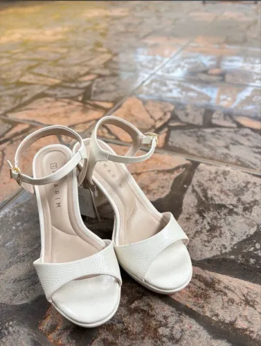 Sandália ramarim off white 35 