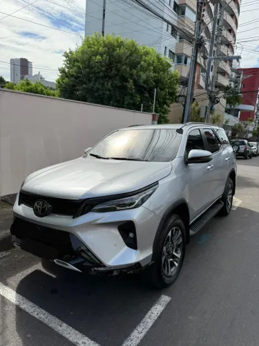 Toyota Hilux SW4 SRX Plat. 4X4 2.8 TB Die. Aut. 2025