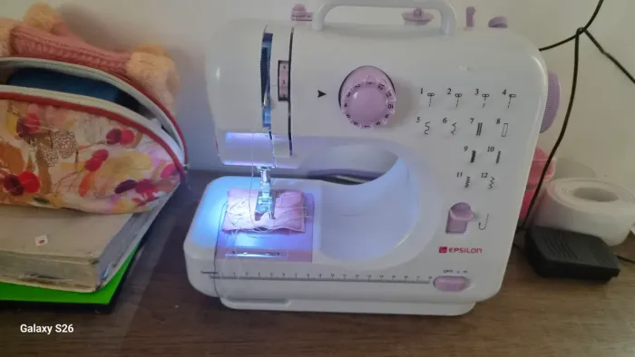 Mini maquina de costura