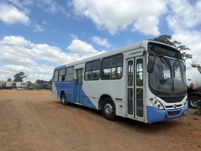 Vendo ônibus abaixo da tabela