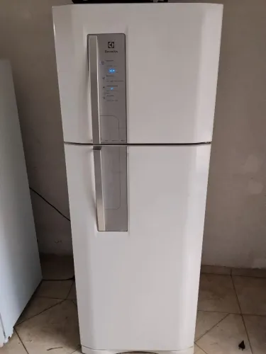 Geladeira Eletrolux Fros Free ótimo estado