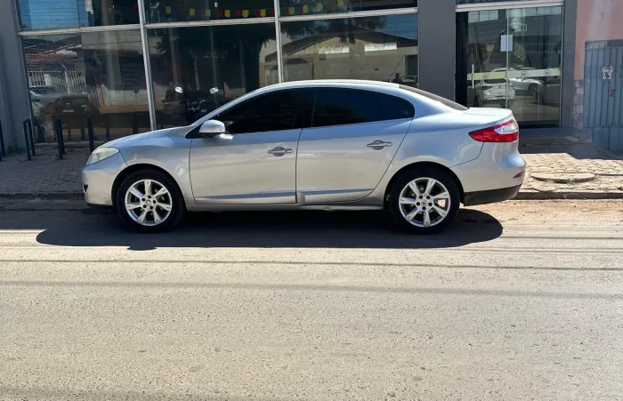 Renault Fluence Sedan Privilège 2.0 16V Flex AUT 2013