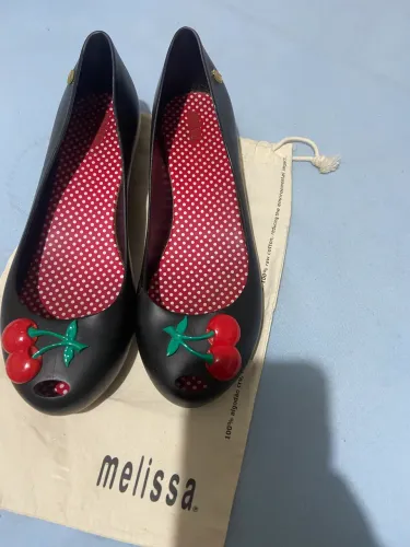 Melissa cereja n°37