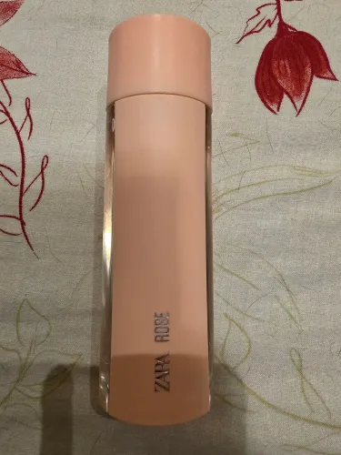 Perfume zara rosa original e em estado de novo.