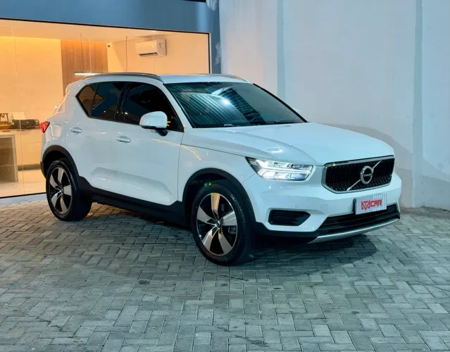 Volvo XC40 XC 40 T-4 Momentum 2.0 190cv FWD 2021