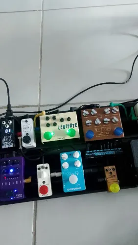 Pedal bord e pedais ..com beg ..set pedais guitarra 