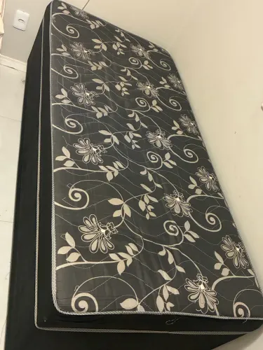 Cama Box Solteiro com Colchão - Ótimo Estado