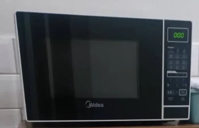 Microondas Midea 20L