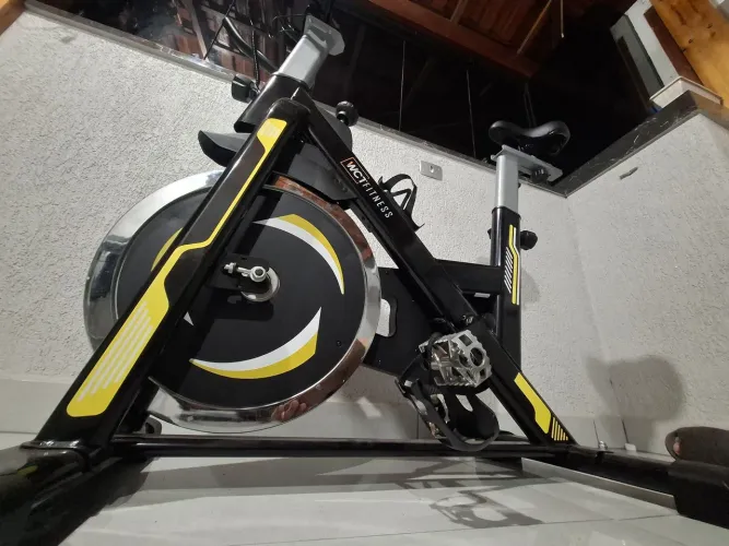 Bicicleta Ergometrica WCT Fitness 13 kgs