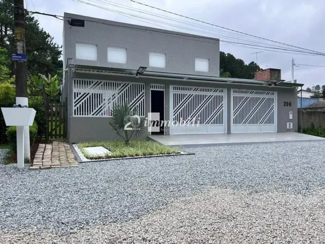 Casa à venda em Cotia, Granja Viana, com 5 quartos, com 402.82 m², Gramado