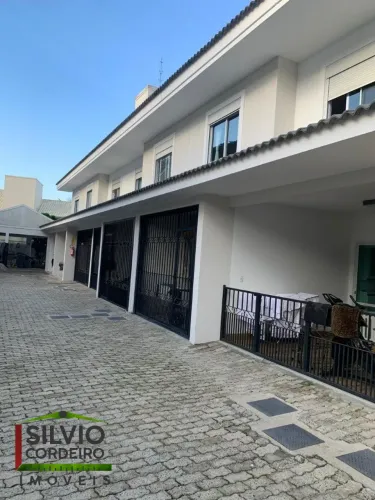Triplex Mobiliado em Condomínio - Canto dos Araçás