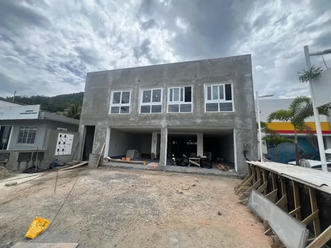 Aluguel | Loja Comercial | Costeira do Pirajubaé