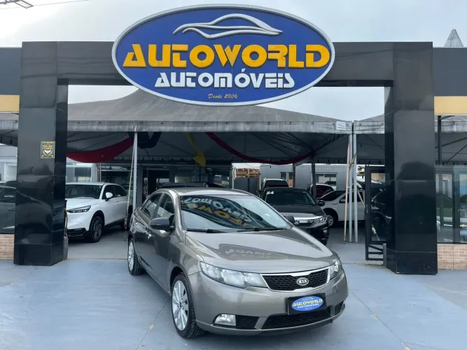Kia Motors Cerato 1.6 16V Aut. 2013