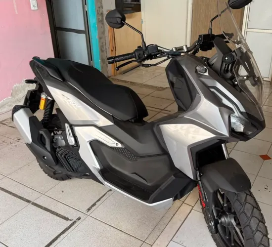 Honda Adv 160 2025 automática