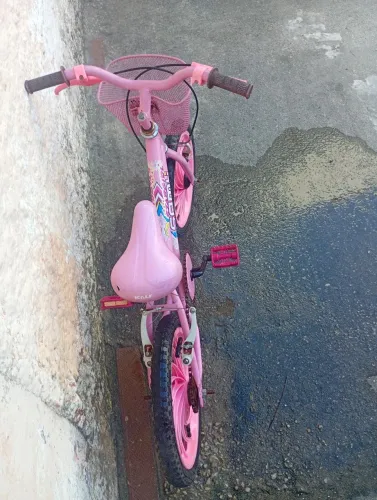 Bicicleta infantil 2 a 5 anos ótimo estado preço para desapegar 