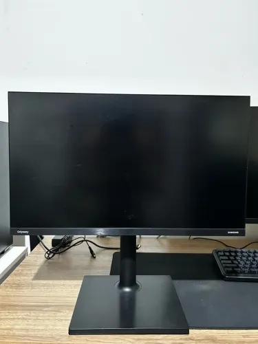 Monitor Samsung Odyssey G30