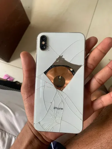 Vendo iPhone pra retirar peças 
