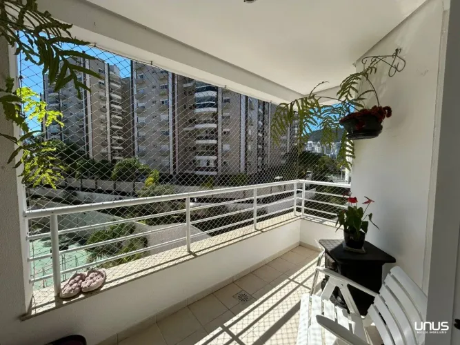 Apartamento em Florianópolis com 2 quartos e suíte