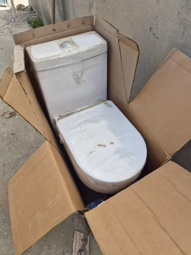 Vaso sanitário e pisos (sobra de reforma)