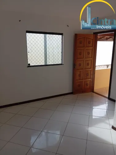 Vendo excelente casa duplex em Lauro de Freitas, condomínio fechado com 2 suítes, 80m², R$
