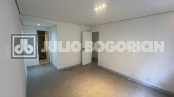 Freguesia Apartamento amplo 3 quartos 1suíte Varandão Piscina churrasqueira.