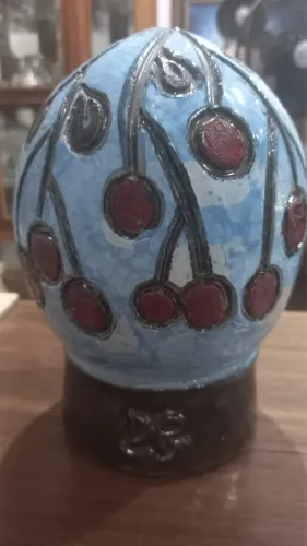Pinha de cerâmica vitrificada