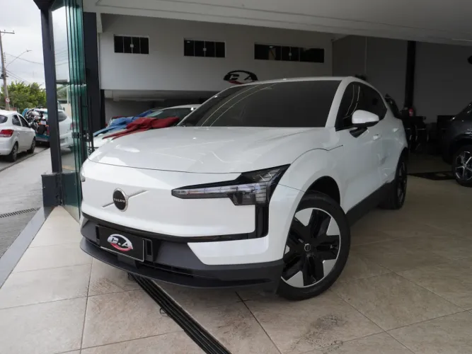 Volvo EX30 E40 Core (elétrico) 2024
