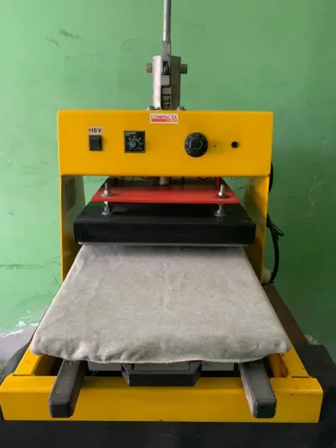 Máquina de estampar camisas compacta print