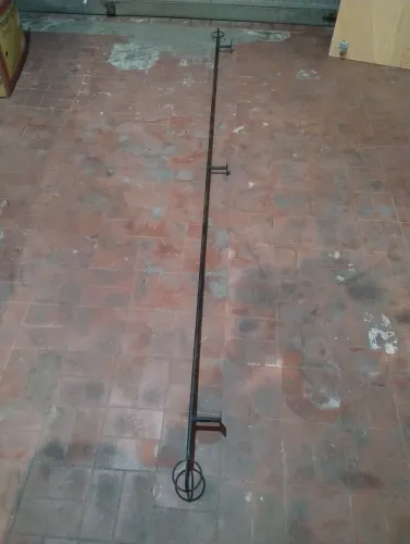 Varão de Ferro com Ponteira, Para Cortina, ou outra utilidade. 2,50 Metros. 9 cm da Parede
