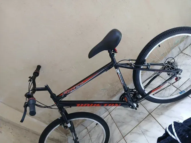 Bicicleta Houston aro 26 semi nova toda completa faço entrega grátis