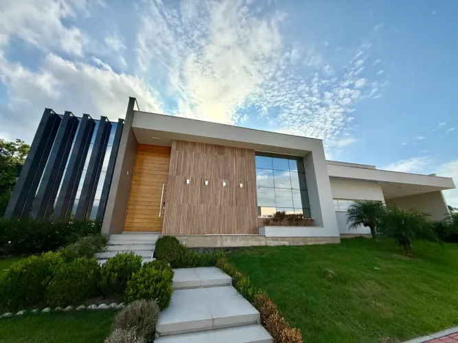 Casa de alto padrão com arquitetura sofisticada