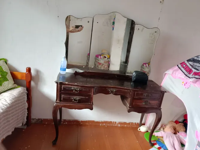 Penteadeira antiga em imbuía