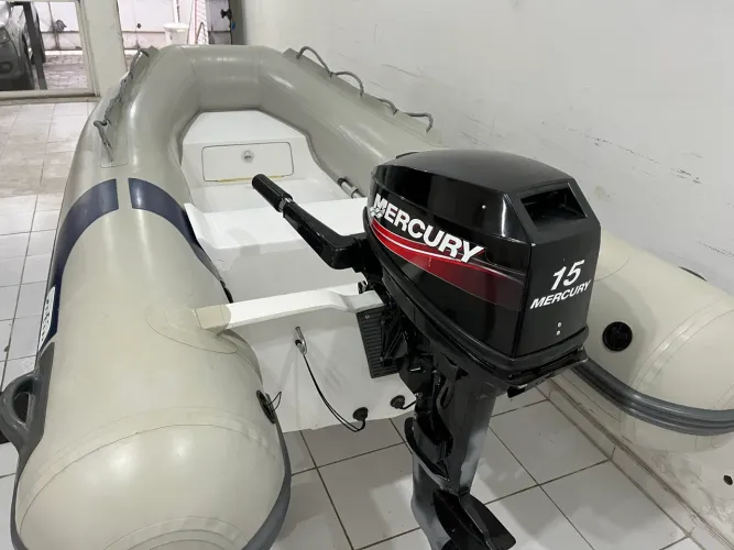 Bote Zefir F 280. / Mercury 15 
