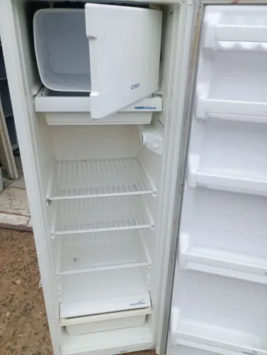 Vendo geladeira 